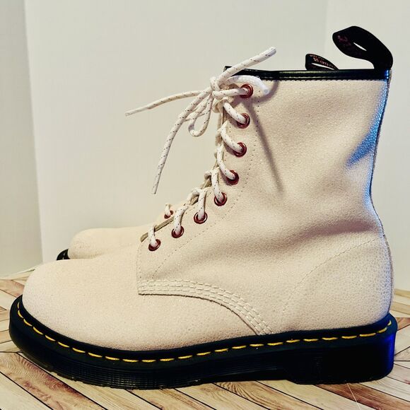 Dr Martens Women's 9 Leather Boots Cream Pink Combat Lace Up Doc 27655 Wedding - Picture 1 of 11
